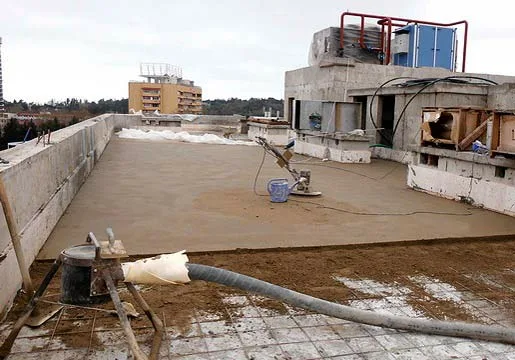 Полусухая стяжка кровли